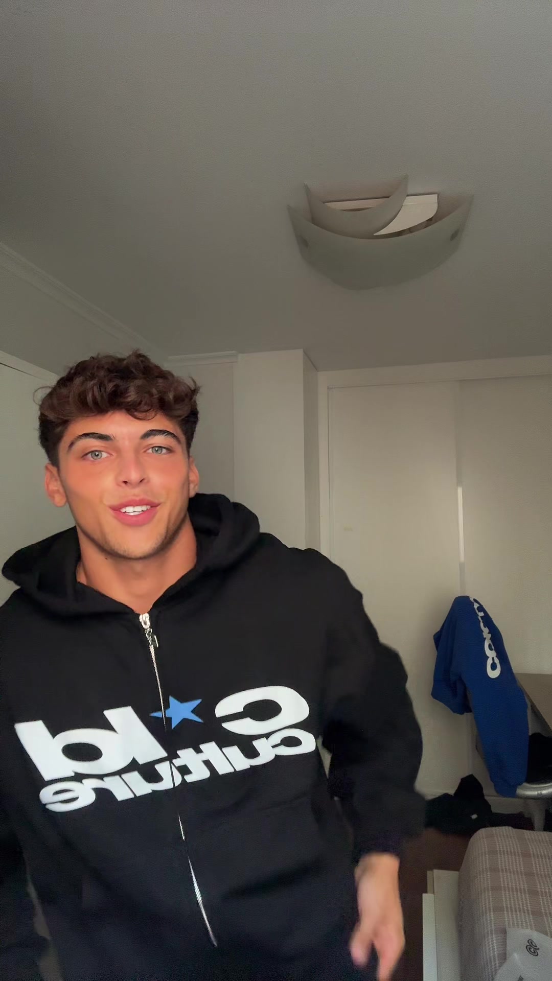 TikTok post by @1naacho for Cold Culture. Caption reads: @Cold Culture 🖤💙.