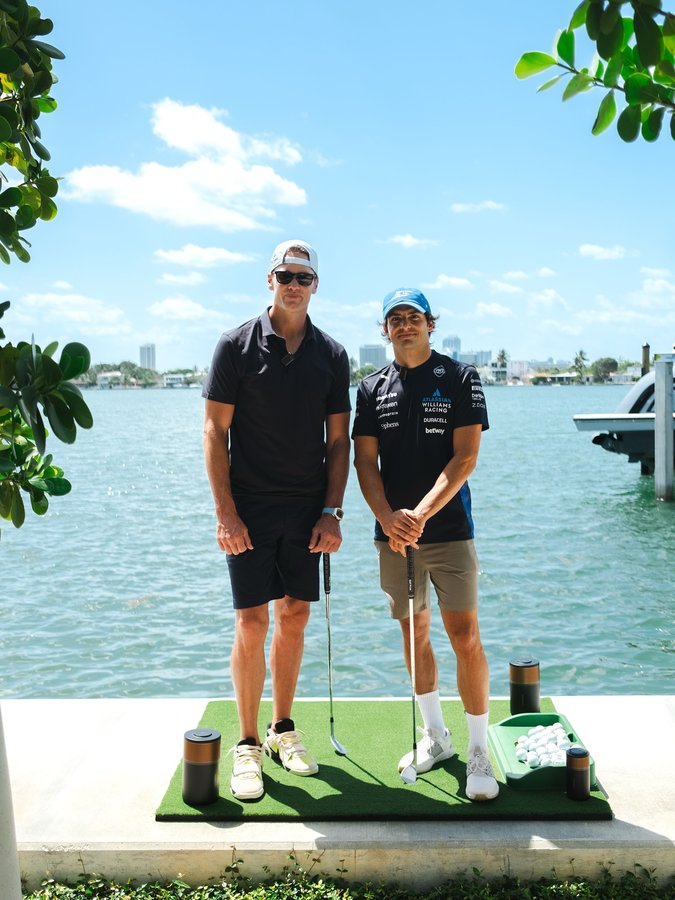 Instagram post by @carlossainz55 for Duracell. Caption reads: Swingin’ into Miami Grand Prix weekend 🏌️

Full....