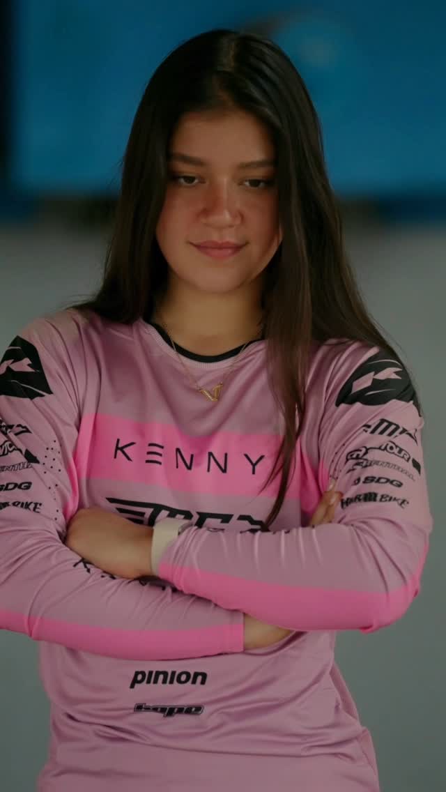 Instagram post by @valenrs5 for Michelin. Caption reads: FINALSSSSS BABY 🫶🏼🇨🇴🌎❤️. 

Feels really nice....