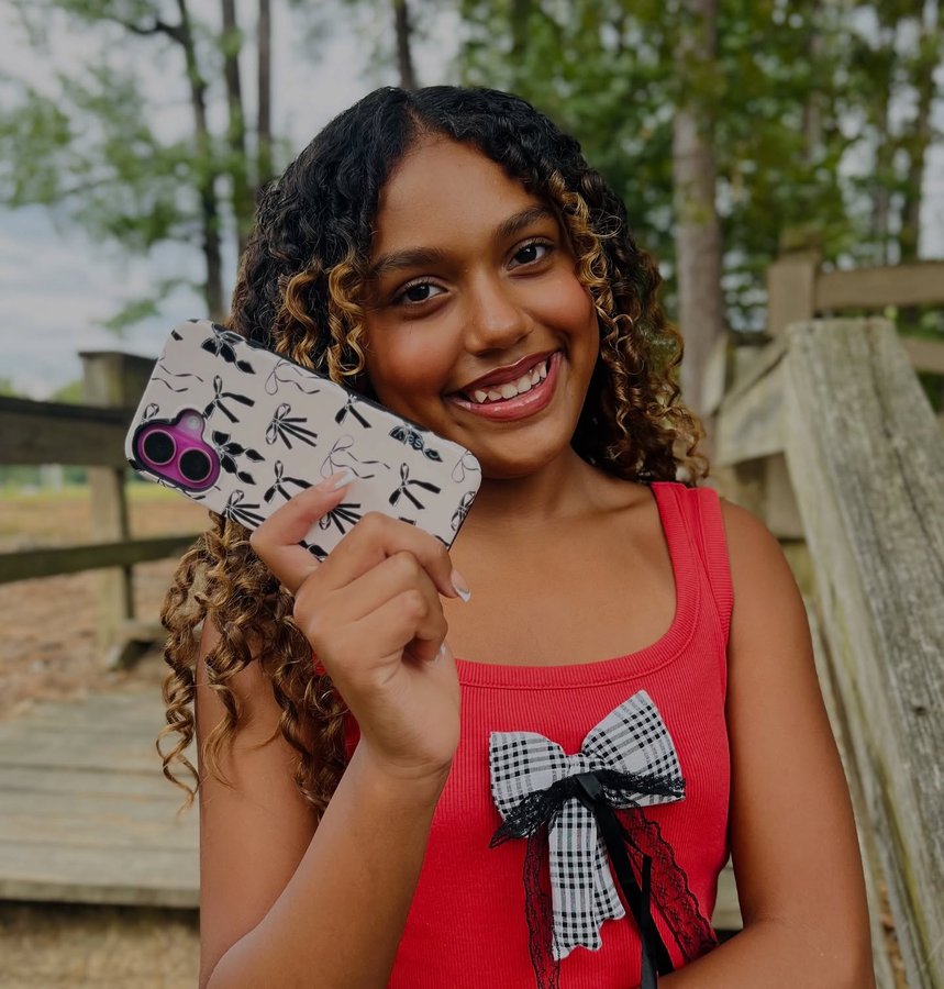 Instagram post by @rileyandaluz for Getcasely. Caption reads: [...] Code 🌟danceprincessriley30

#GetCasely....