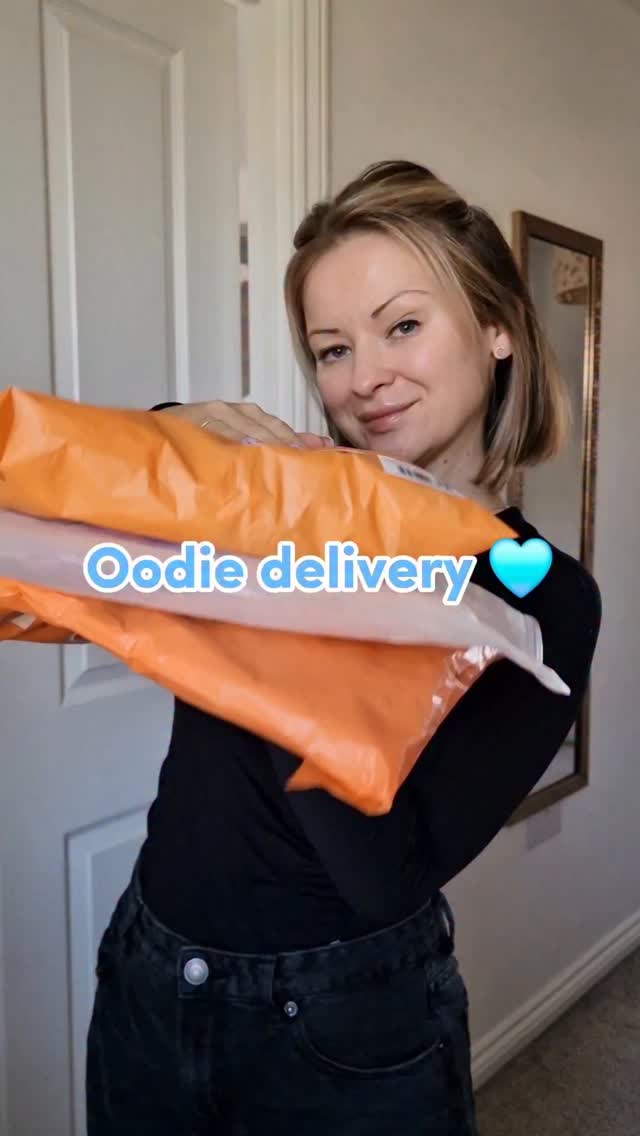 Instagram post by @ugc_gloss for The Oodie. Caption reads: [...] #DiscountCode #AutumnVibes #theoodie....