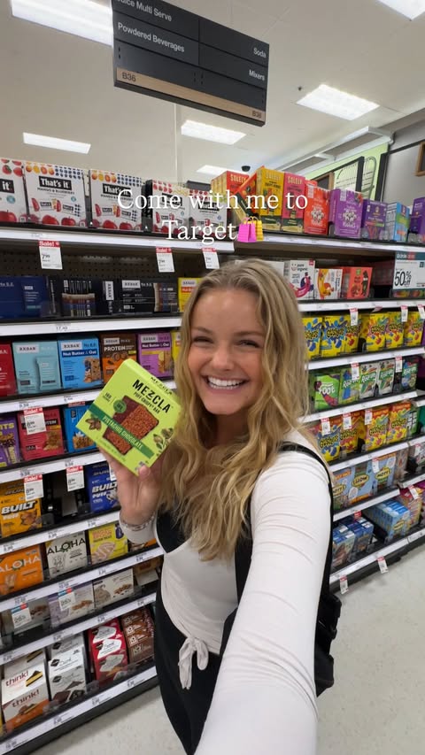 Instagram post by @itskacylee for Mezcla. Caption reads: [...] a new go-to snack this is it🤭🤍 @eatmezcla....