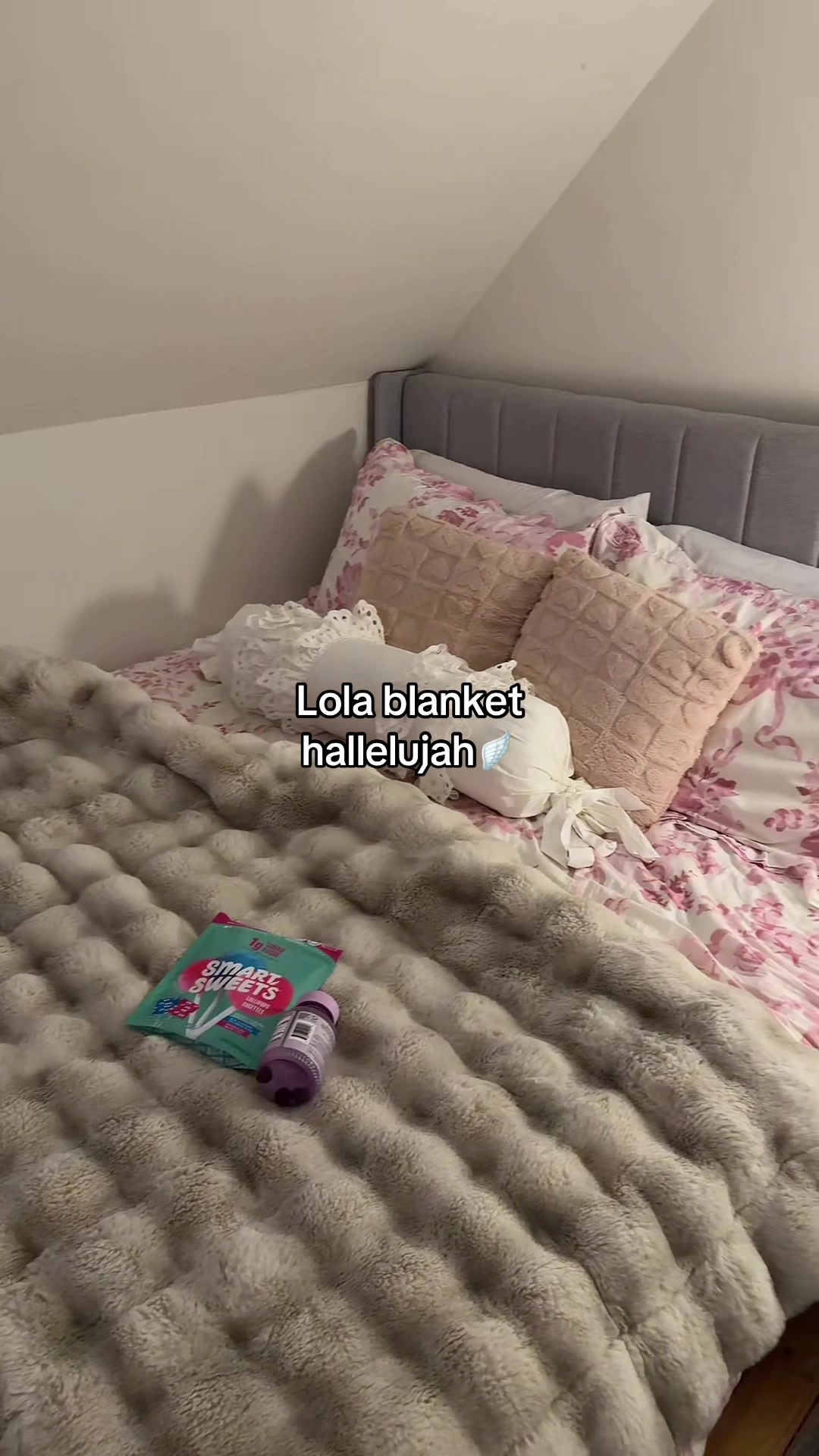 TikTok post by @amyzetler for Lemme. Caption reads: [...] code AMYZETLER35 for $ off @lolablankets....