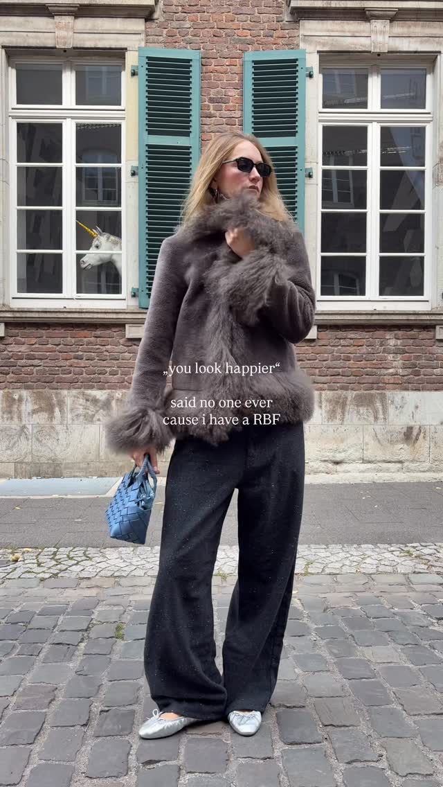 Instagram post by @holylora for CHARLOTTE SIMONE. Caption reads: [...] a gatekeeper🙇🏼‍♀️💜 (jacket is....