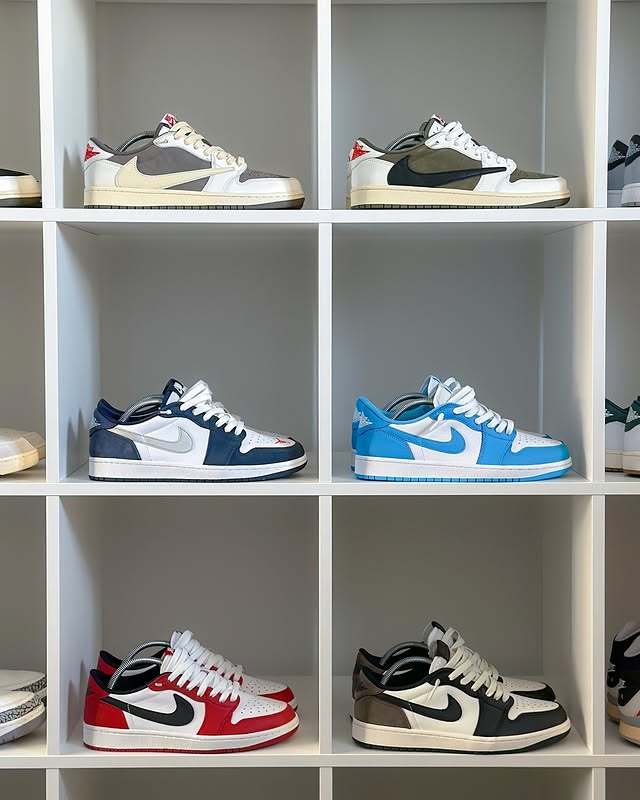 Instagram post by @shitsmint for Stockx. Caption reads: Which pair(s) are on your Wishlist for Christmas?....