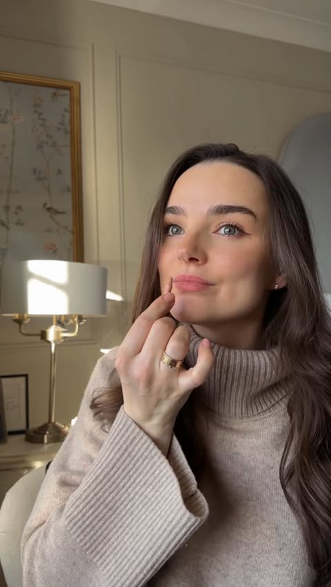 Instagram post by @niamh_osullivan for Eucerin. Caption reads: [...] line of sight since I discovered it ✨....