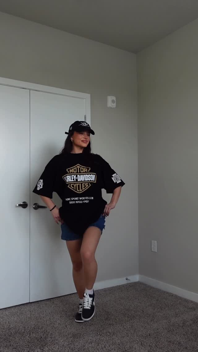 Instagram post by @laurenelizfitness for Darc Sport. Caption reads: @darcsport x HARLEY DAVIDSON

1.25.26 
9pm [...].