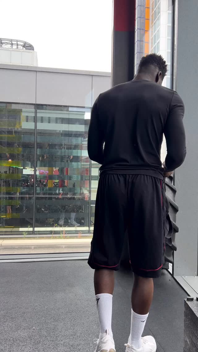 Instagram post by @gustavedx for Sneak Energy. Caption reads: Thank you @sneakenergy ⚡️

Getting Me Through My....