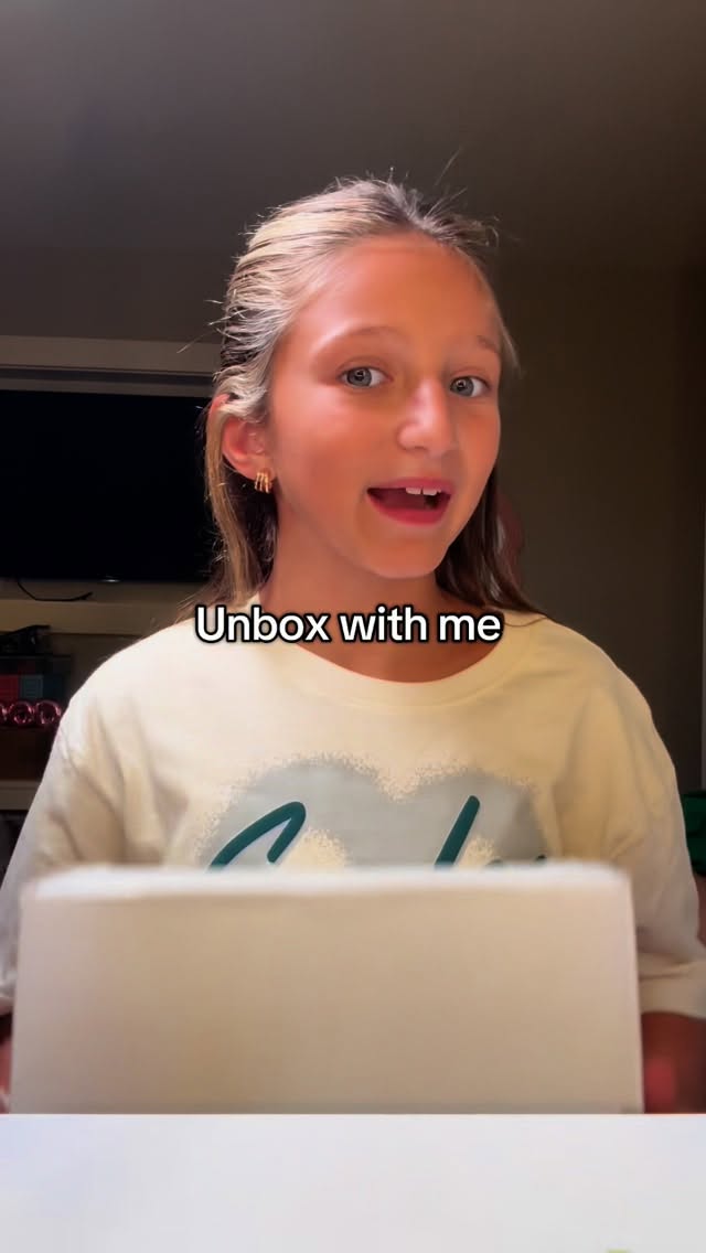 Instagram post by @elenarose_philly for BaubleBar. Caption reads: Thank you so much @baublebar for the pieces from....