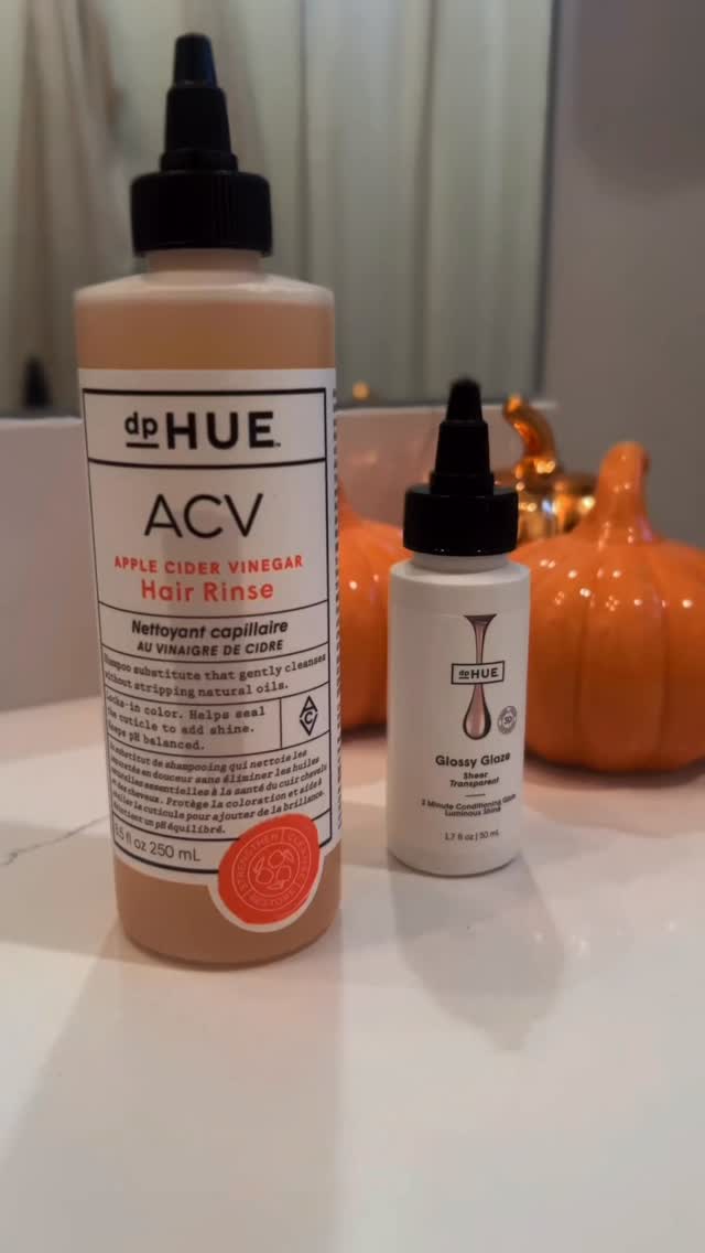 Instagram post by @__karen_blanco__ for dpHUE. Caption reads: [...] little something just for HUE🧡 
I tried....