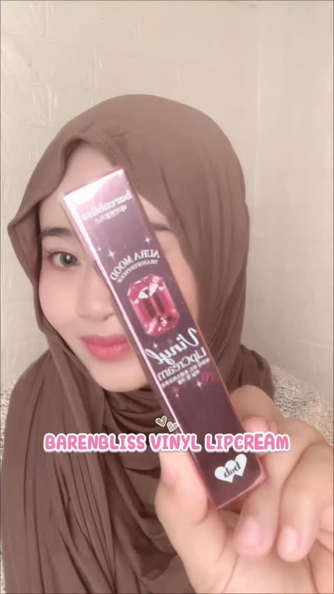 Instagram post by @salsabilaputriy for Barenbliss. Caption reads: Cobain lip terbarunya barenbliss Barenbliss Vinyl....