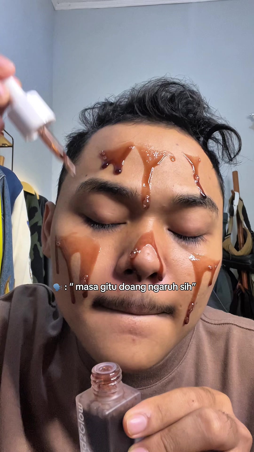 TikTok post by @arkamlee for Glad2Glow Indonesia. Caption reads: Selalu pake peeling solution dari @glad2glow.indo....