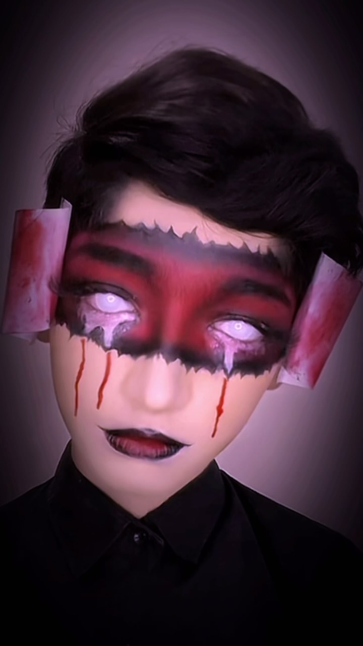 Instagram post by @talhaarts23 for TTDeye. Caption reads: Devil Tape Makeup✨
IB natashajanewood
-
Lenses....