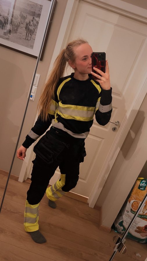 Instagram post by @gulbloggen for Blåkläder. Caption reads: AD/Reklame: 
Ready for work, with genuinely the....