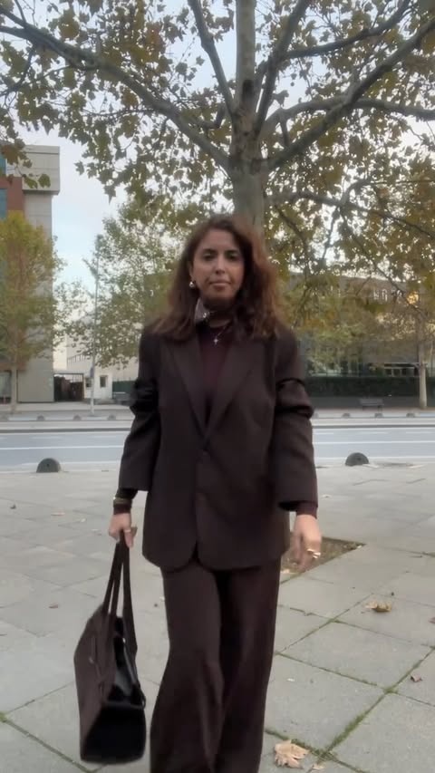 Instagram post by @modatarih for hepsiburada. Caption reads: [...] 
Badi,palazzo pantolon @hepsiburada 
Bot....