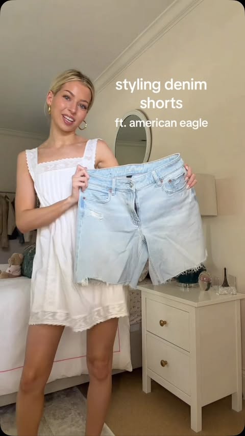 Instagram post by @gekfitss for American Eagle. Caption reads: denim short outfit ideas with @americaneagle !!....