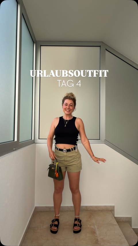 Instagram post by @fashionkitchen for TALLY WEiJL. Caption reads: URLAUBSOUTFIT TAG 4🦐 {Werbung}....