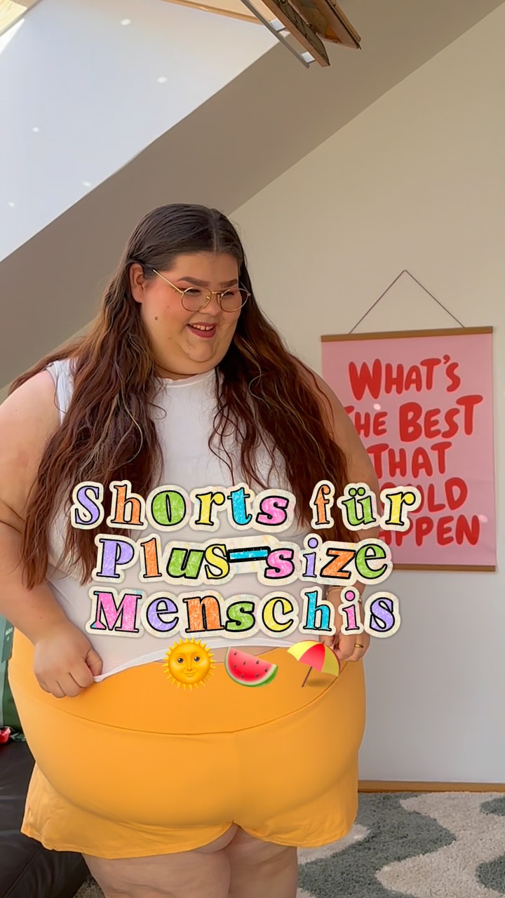 Instagram post by @curvemaria for Halara. Caption reads: Produkt ID: Shorts: 02805193 einfach in die....