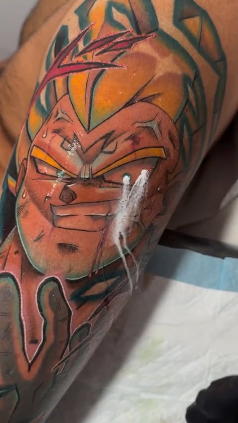 Instagram post by @aleksan_tattoo for Pepax Official. Caption reads: MAJIN VEGETA!

Que os parece esta versión?

NO....