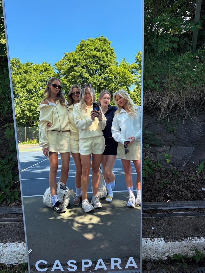 Instagram post by @fridaleonore for Caspara Sports. Caption reads: 🌸🤍✨💓
(Ad) @casparasports.