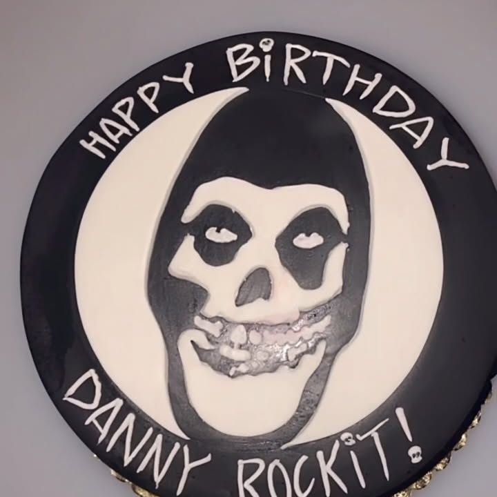 Instagram post by @victoriavenin for KILLSTAR. Caption reads: 🎉🔥🎸🦇🎂🦇🎸🔥🎉

We want to give a huge FANGS....