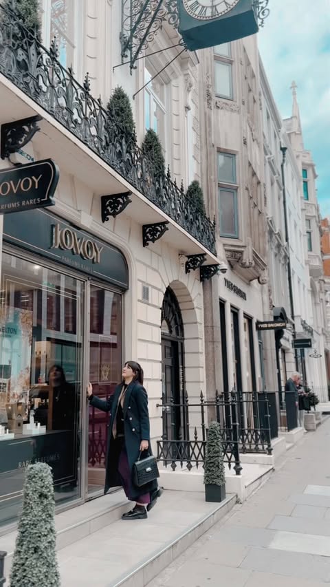 Instagram post by an influencer for Jovoy Mayfair. Caption reads: The ultimate treat at @jovoymayfair✨ Book it now....