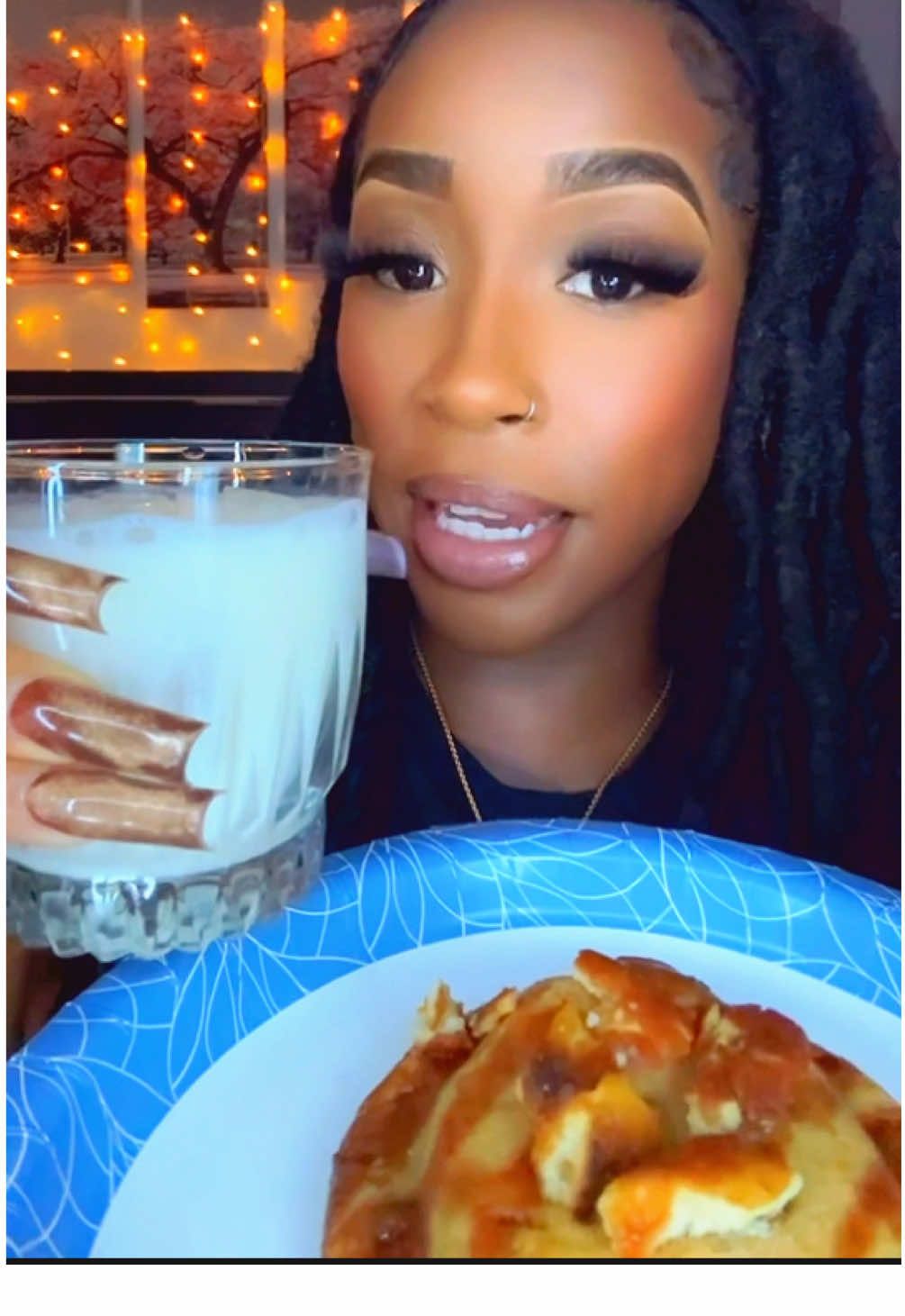 TikTok post by @chellybaeee for Taylor Chip. Caption reads: This cookie was SO DAMN GOOD, it’s a must have!🥰....