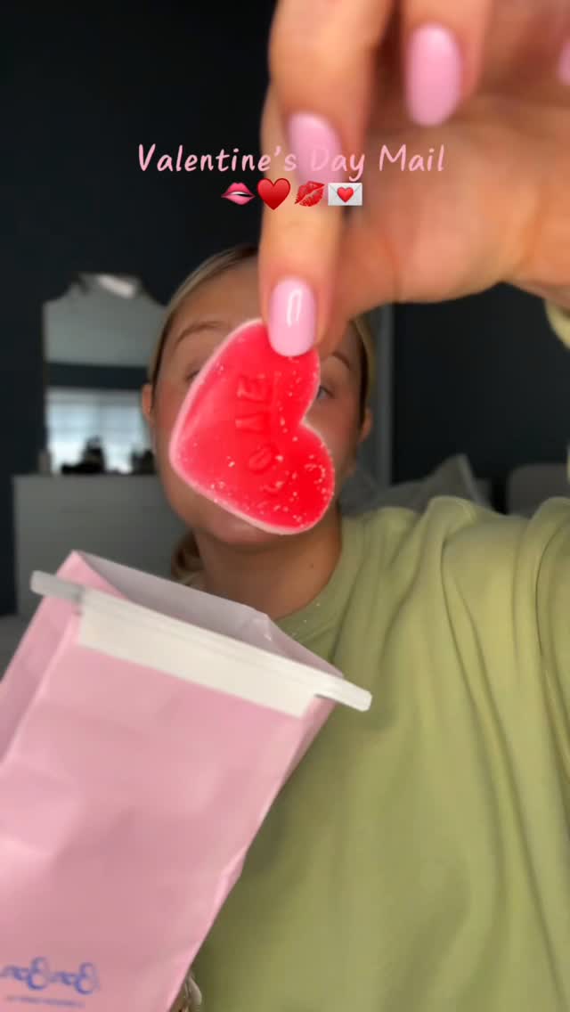 Instagram post by @abigailfeehley for Bose. Caption reads: @bose speaker that can LITERALLY fit into the....