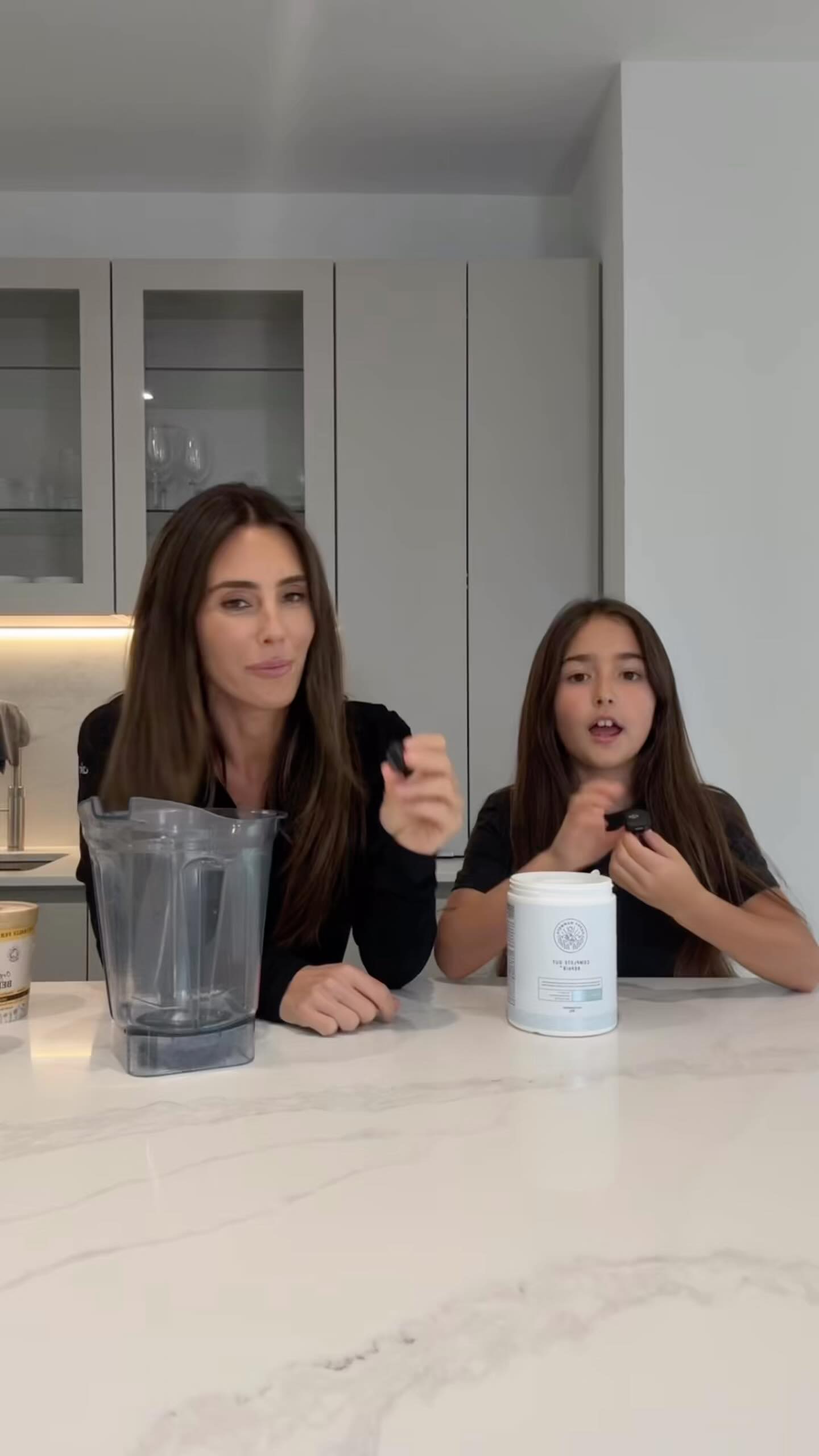 Instagram post by @coral_pearl_ for Happy Mammoth. Caption reads: [...] we used:
🥛 A2 raw milk
🫶🏽....