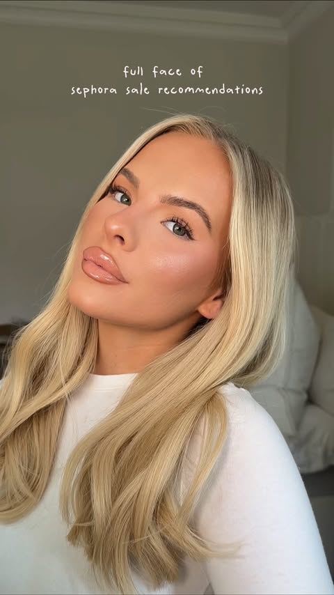 Instagram post by @beautybyellieparkhurst for Natasha Denona Beauty. Caption reads: [...] palette @tatcha moisturiser....