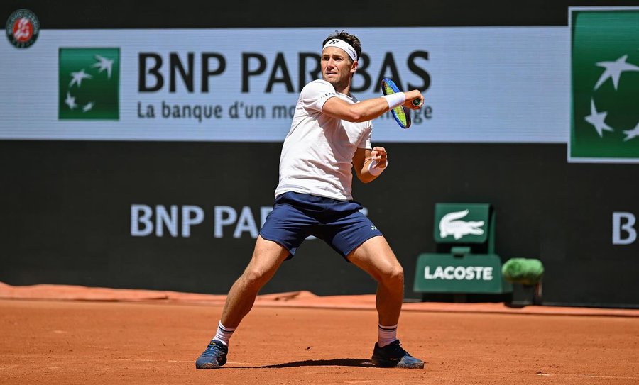 Instagram post by @casperruud for SAMSONITE. Caption reads: Paris🙌🏼

📷: Matt Fitzgerald | @tennisfitz.