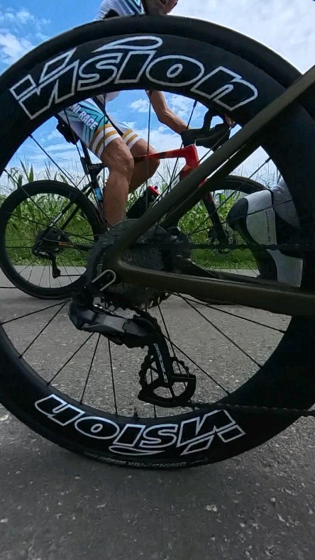 Instagram post by @kristin.atzeni for CeramicSpeed. Caption reads: Speed with Ceramicspeed Coated 💨😃 and Vision....