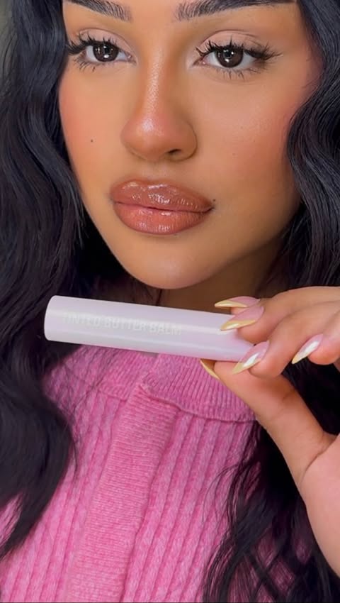 Instagram post by @tamaraaarevalo for Kylie Cosmetics. Caption reads: [...] and these lippies are SICKENING!!....