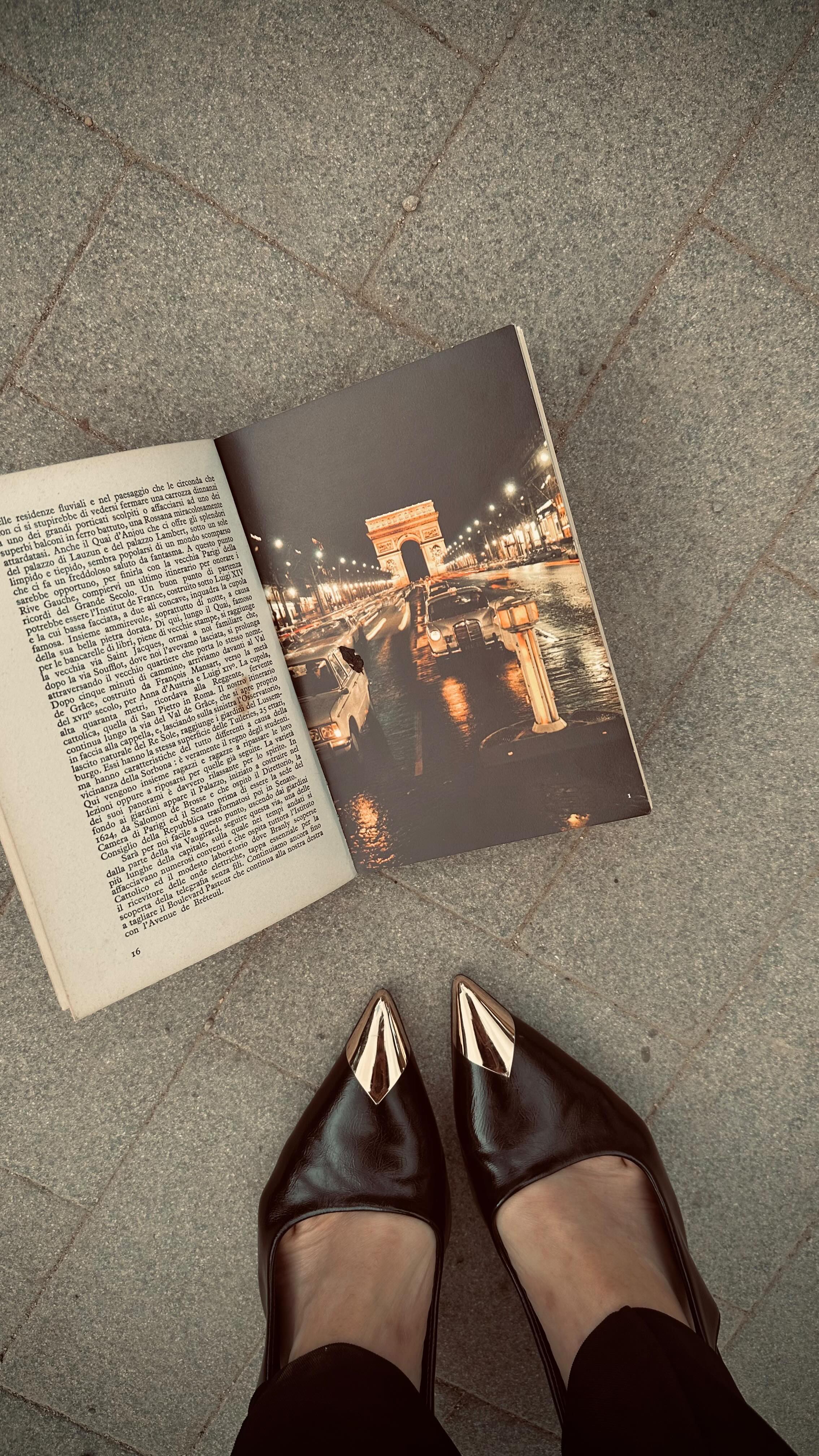 Instagram post by @roberta_rodolico for Overskin. Caption reads: ComBOMBA super 👄 🍒 di @overskin @estetistacinica....