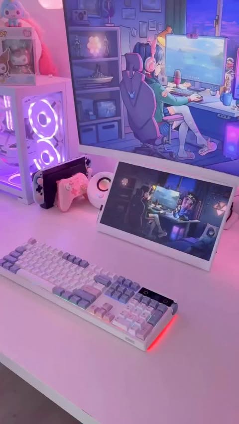 Instagram post by @comfyaqua for Epomaker. Caption reads: love this keyboard from @epomakerkeyboard this is....