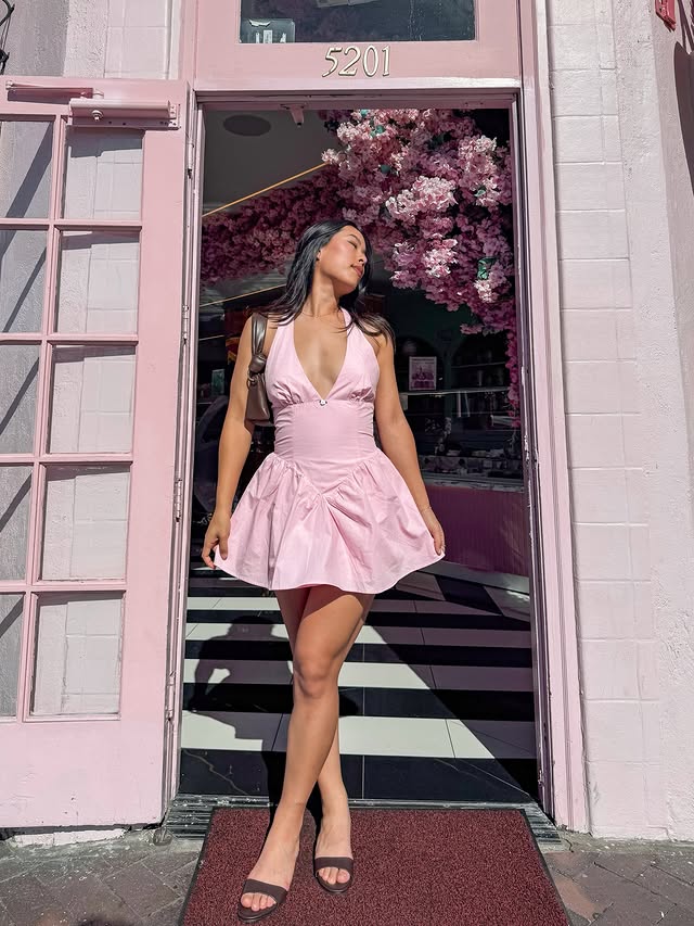 Instagram post by an influencer for Beginning Boutique. Caption reads: [...] •dress gifted from @beginningboutique . . .....