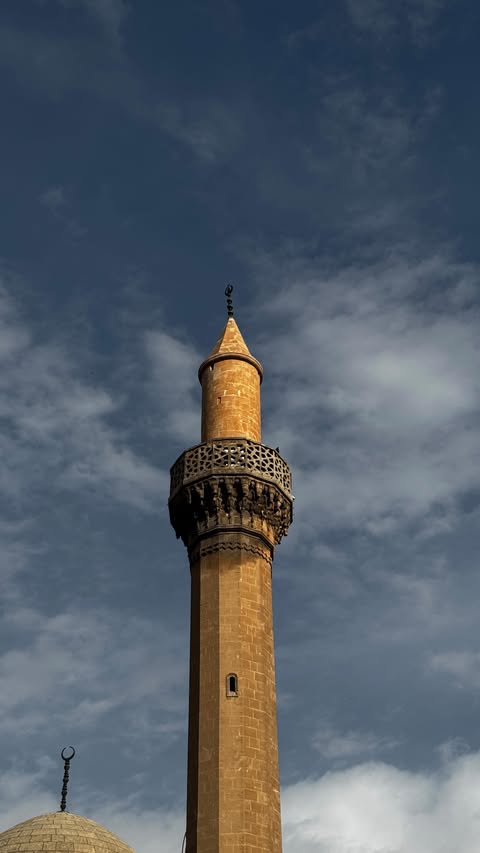 Instagram post by @aneezv for Turkish Airlines. Caption reads: [...] Come explore this journey with....