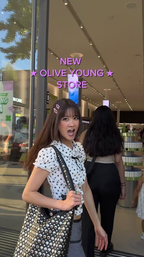 Instagram post by @generationchloe for ilso. Caption reads: Trying the viral @ilso_official_us Super Melting....