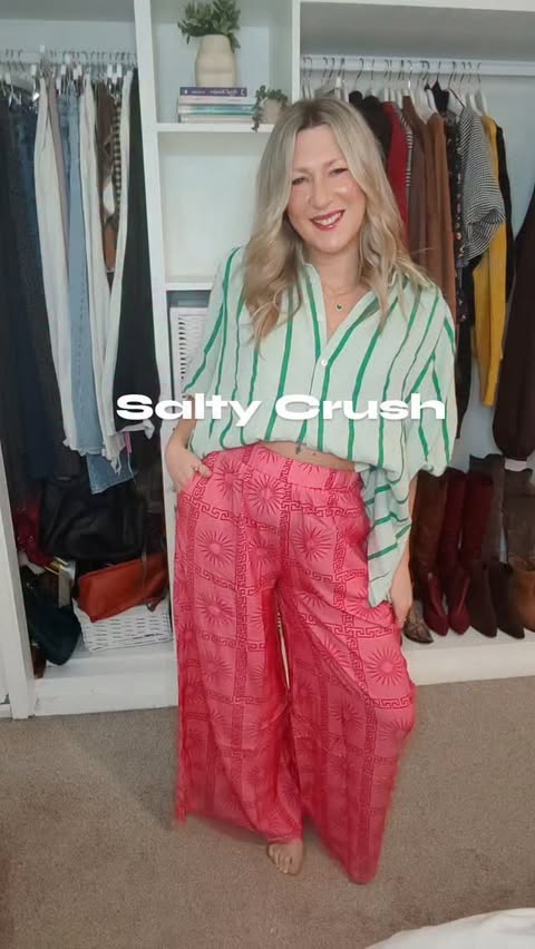 Instagram post by @carlyannstyle for Salty Crush. Caption reads: [...] for 15% off. (one use per person). Salty....