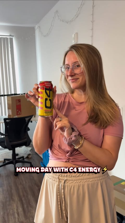 Instagram post by @itsdarianelizabeth for C4 Energy. Caption reads: idk what I would’ve done without @c4energy on....
