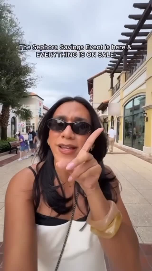 Instagram post by @byvivas for Color Wow Hair. Caption reads: Llegó el momento que todas esperamos, el Sephora....