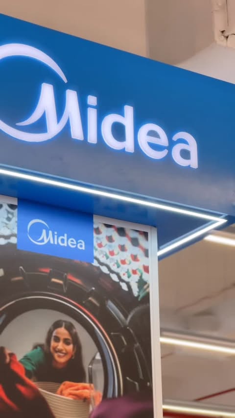 Instagram post by @i_reemiii for Midea. Caption reads: Midea is now on 30% off @midea_me Check out [...].