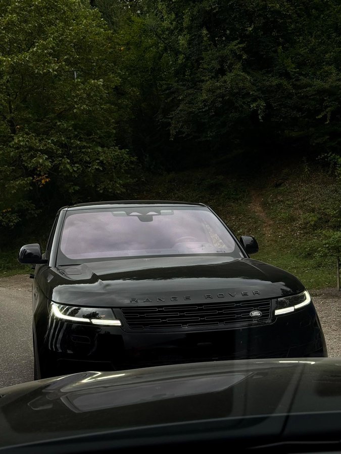 Instagram post by @nazreenslife for Land Rover. Caption reads: Unplanned trip with the Rovers🌪️🤍

#fyp....