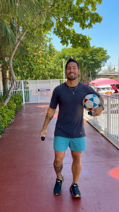 Instagram post by @lenny10oficial for Force Factor. Caption reads: Fueling every training session with Force Factor....