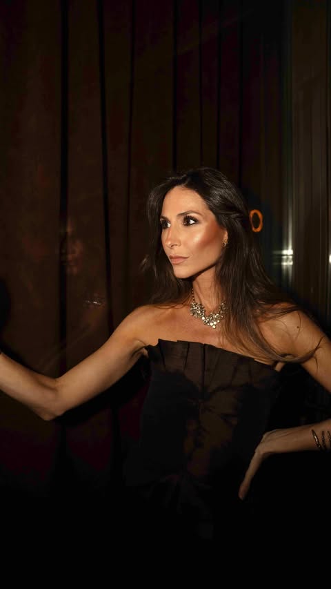 Instagram post by @mrborbollaysern for IT Cosmetics. Caption reads: Publi✨ Os enseño mis productos básicos que no....