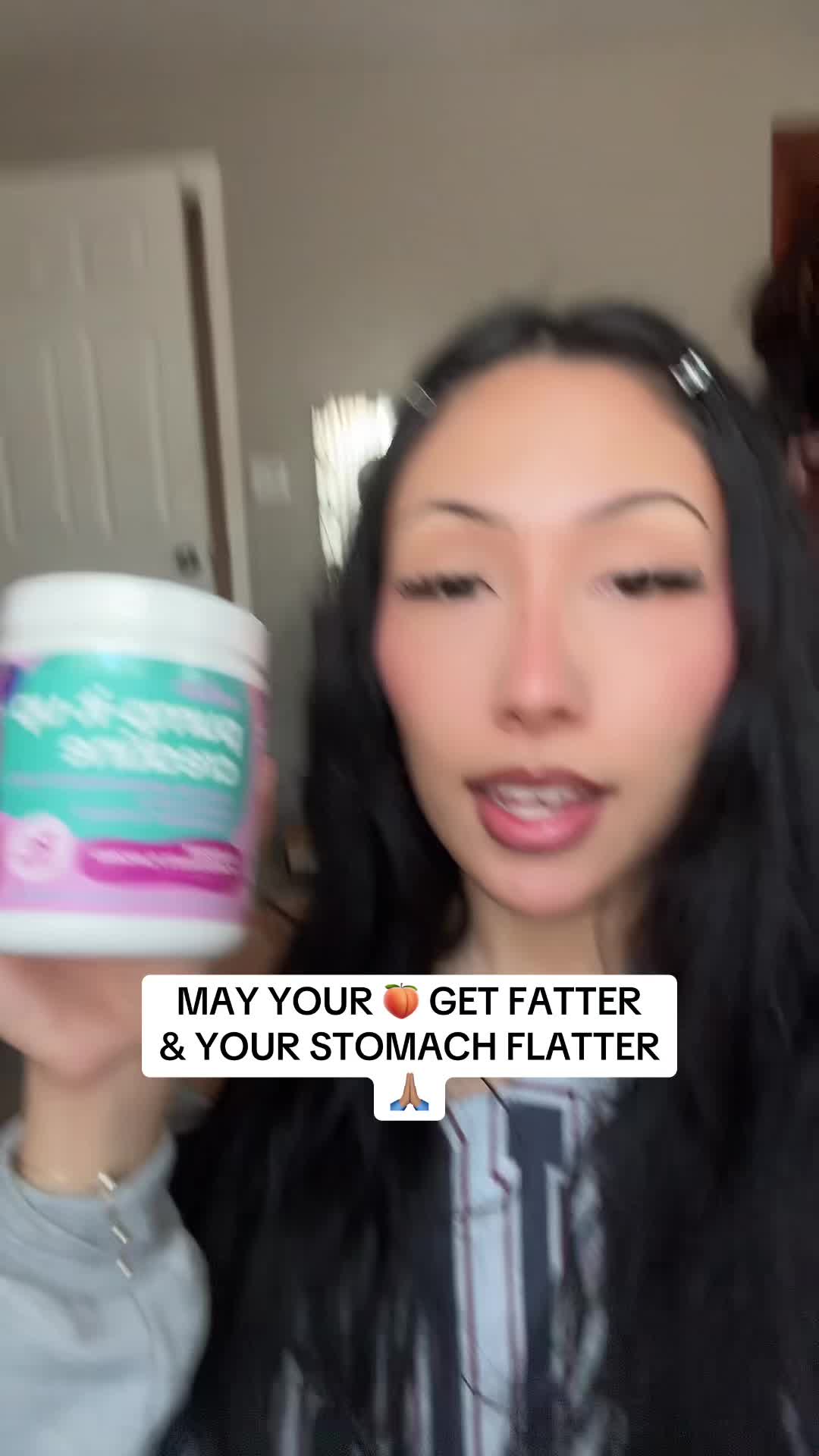 TikTok post by @flor.reyy_ for Wellah Nutrition. Caption reads: grow that 🍑 for 2026 summer with @Wellah....