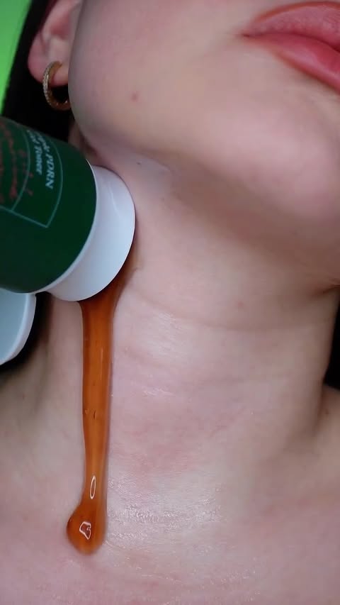 Instagram post by @nina_jgerenaia for Axis-y. Caption reads: [...] like a 60-year-old neck anymore t using....