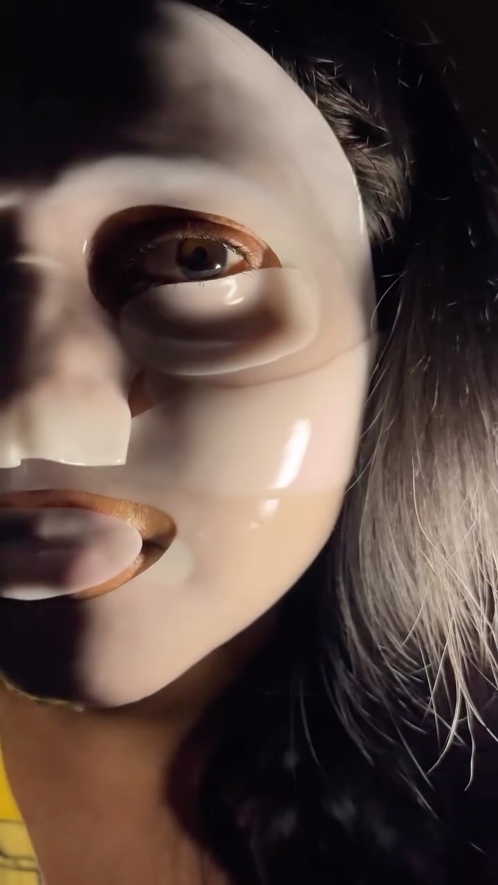 Instagram post by @_aaru_style for Quench Botanics. Caption reads: ✨ Glass skin in just 5 hours!
Say hello to your....