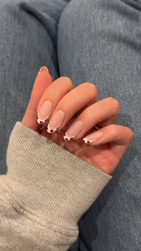 Instagram post by @heluviee for Apres Nail. Caption reads: [...] dainty look created using @apresnailofficial....