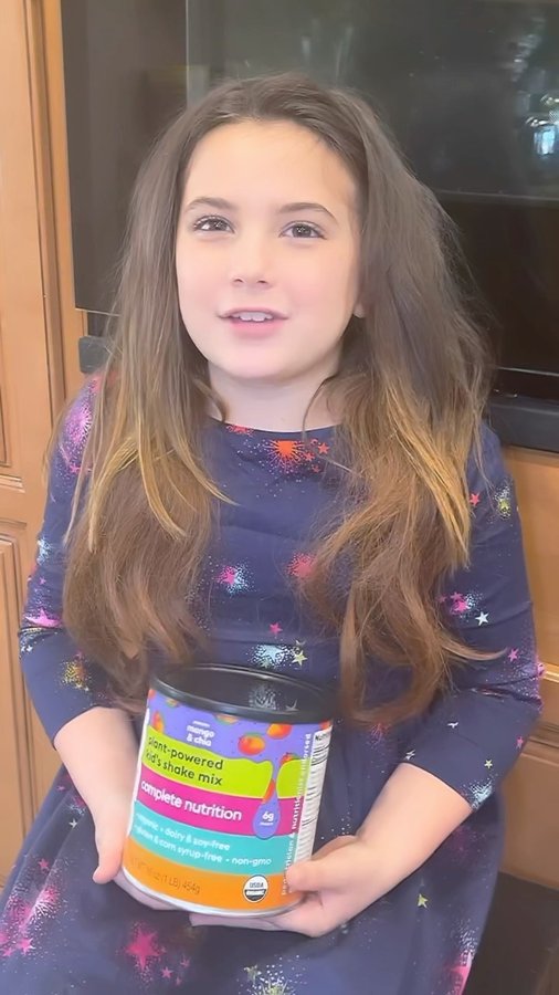 Instagram post by @lexi_rabe for Else Nutrition. Caption reads: [...] & Chia and Banana & Chia flavors....